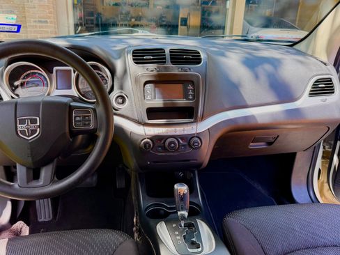 Used 2014 Dodge Journey American Value Package w/ Flexible Seating Group FWD image 12