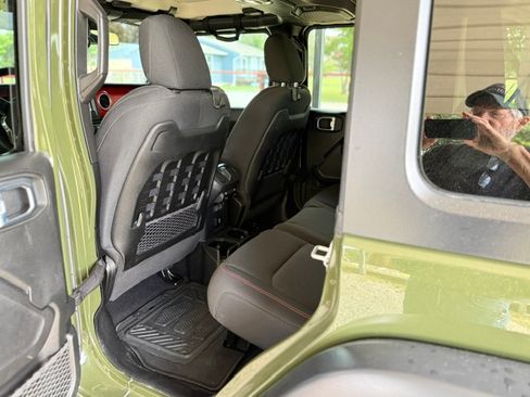 Used 2021 Jeep Wrangler Unlimited Rubicon w/ Safety Group AWD/4WD image 15