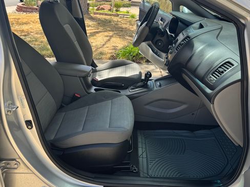 Used 2015 Kia Forte EX image 6