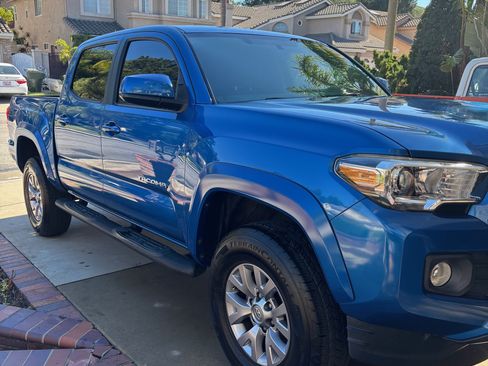 Used 2017 Toyota Tacoma SR5 image 2