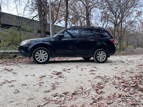 Used 2011 Subaru Forester 2.5X w/ Alloy Wheel Value Pkg image 6