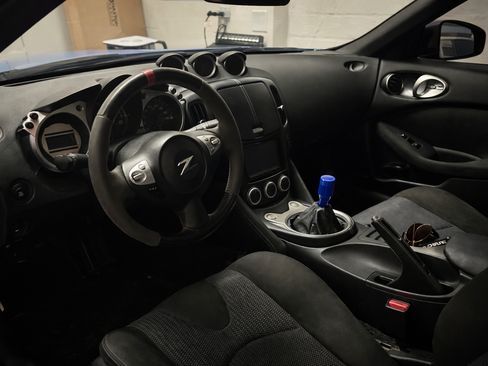 Used 2009 Nissan 370Z Coupe image 6