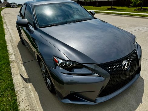Used 2016 Lexus IS 200t RWD image 5