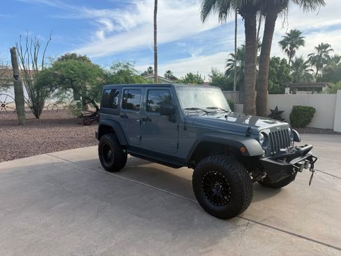 Used 2015 Jeep Wrangler Unlimited Sport w/ Quick Order Package 24S AWD/4WD image 2