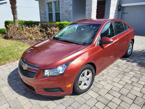 Used 2012 Chevrolet Cruze LT image 1