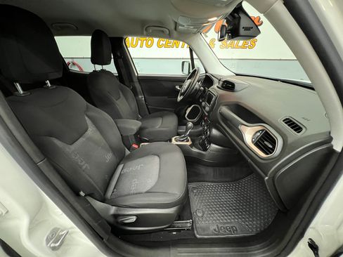 Used 2016 Jeep Renegade Latitude w/ Safety & Security Group image 26