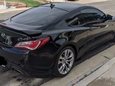 Used 2016 Hyundai Genesis Coupe 3.8 image 8