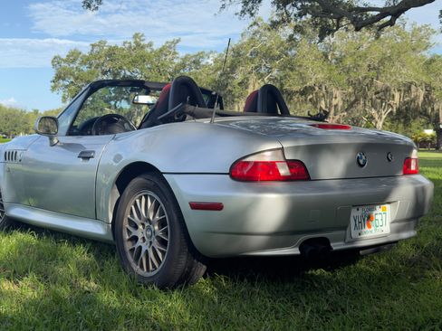 Used 2001 BMW Z3 2.5i RWD image 10