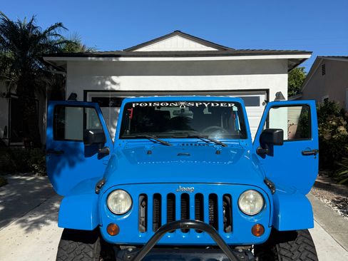 Used 2012 Jeep Wrangler Rubicon w/ PWR Convenience Group AWD/4WD image 4