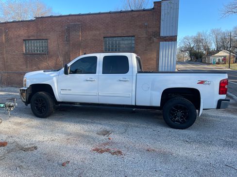Used 2014 Chevrolet Silverado 2500 LTZ w/ LTZ Plus Package image 1