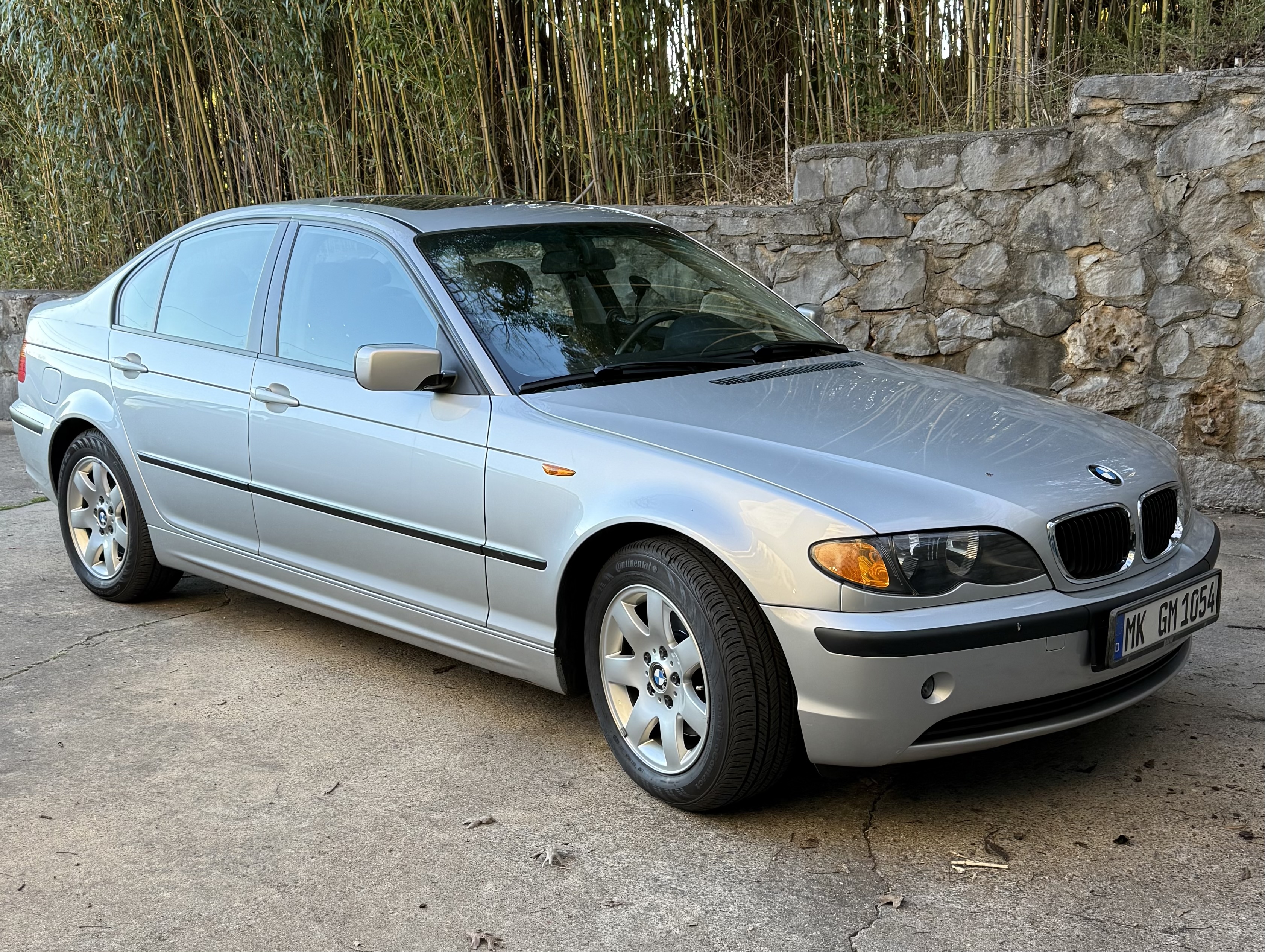 Used 2002 BMW 325i Sedan RWD image 1