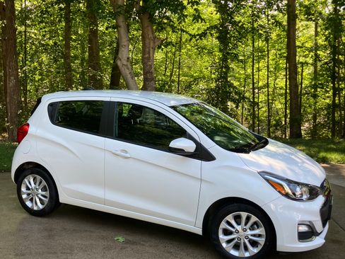 Used 2022 Chevrolet Spark LT FWD image 2