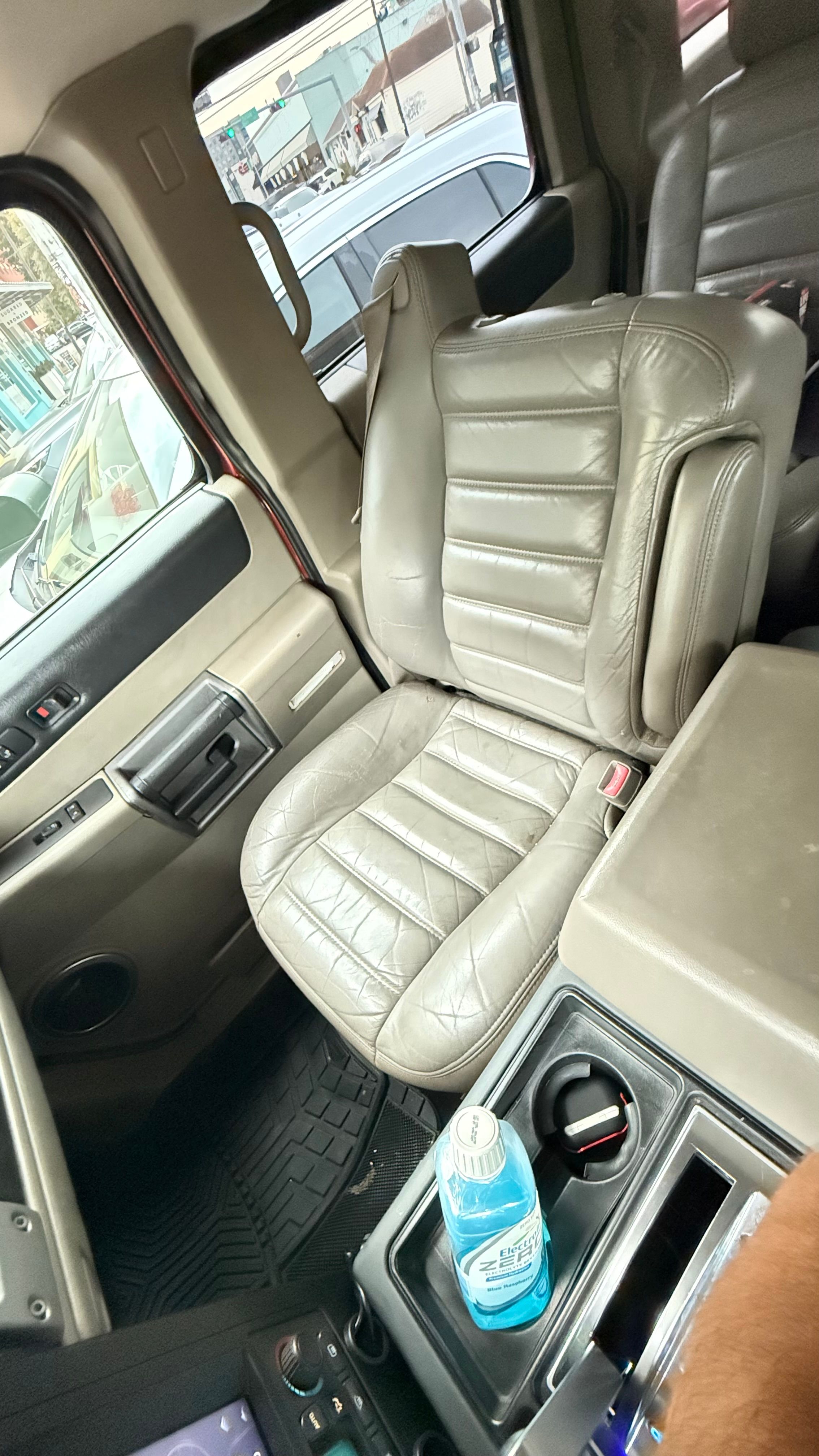 Used 2003 HUMMER H2 w/ Preferred Equipment Group AWD/4WD image 4