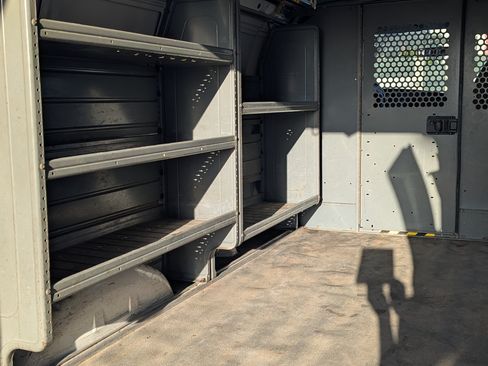 Used 2008 Ford E-150 and Econoline 150 image 12