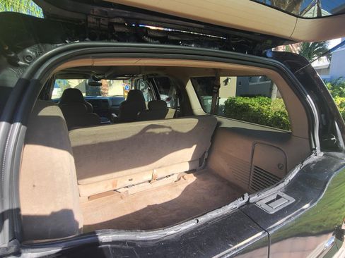 Used 2002 Ford Excursion XLT image 5