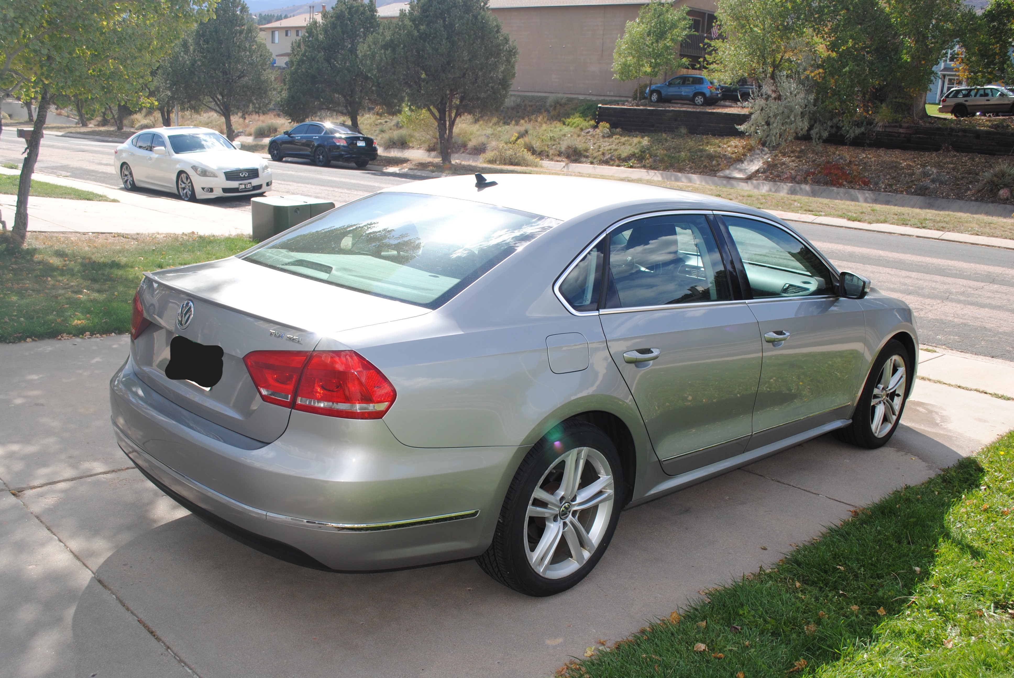 Used 2013 Volkswagen Passat TDI SEL Premium FWD image 10