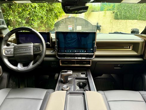 Used 2024 GMC Hummer EV 3X image 15