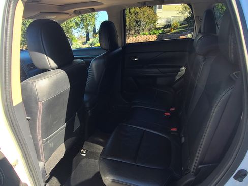 Used 2016 Mitsubishi Outlander GT image 19