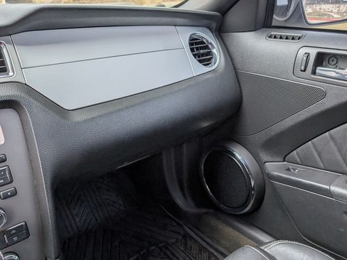 Used 2014 Ford Mustang Premium image 11