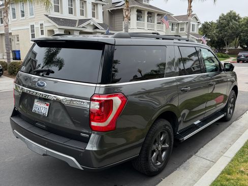 Used 2020 Ford Expedition Max XLT w/ Equipment Group 202A AWD/4WD image 8