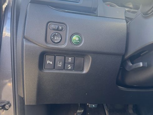 Used 2016 Honda Pilot Touring image 2