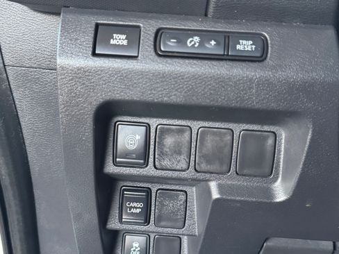Used 2022 Nissan Frontier S w/ Technology Package RWD image 14