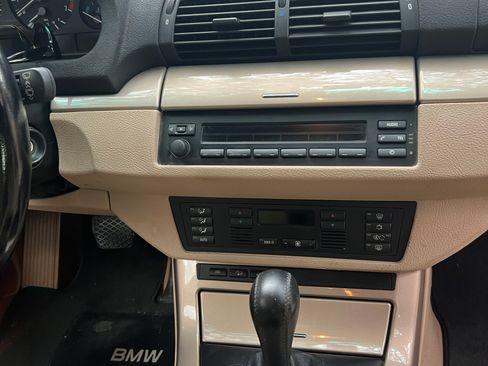 Used 2001 BMW X5 3.0i image 10