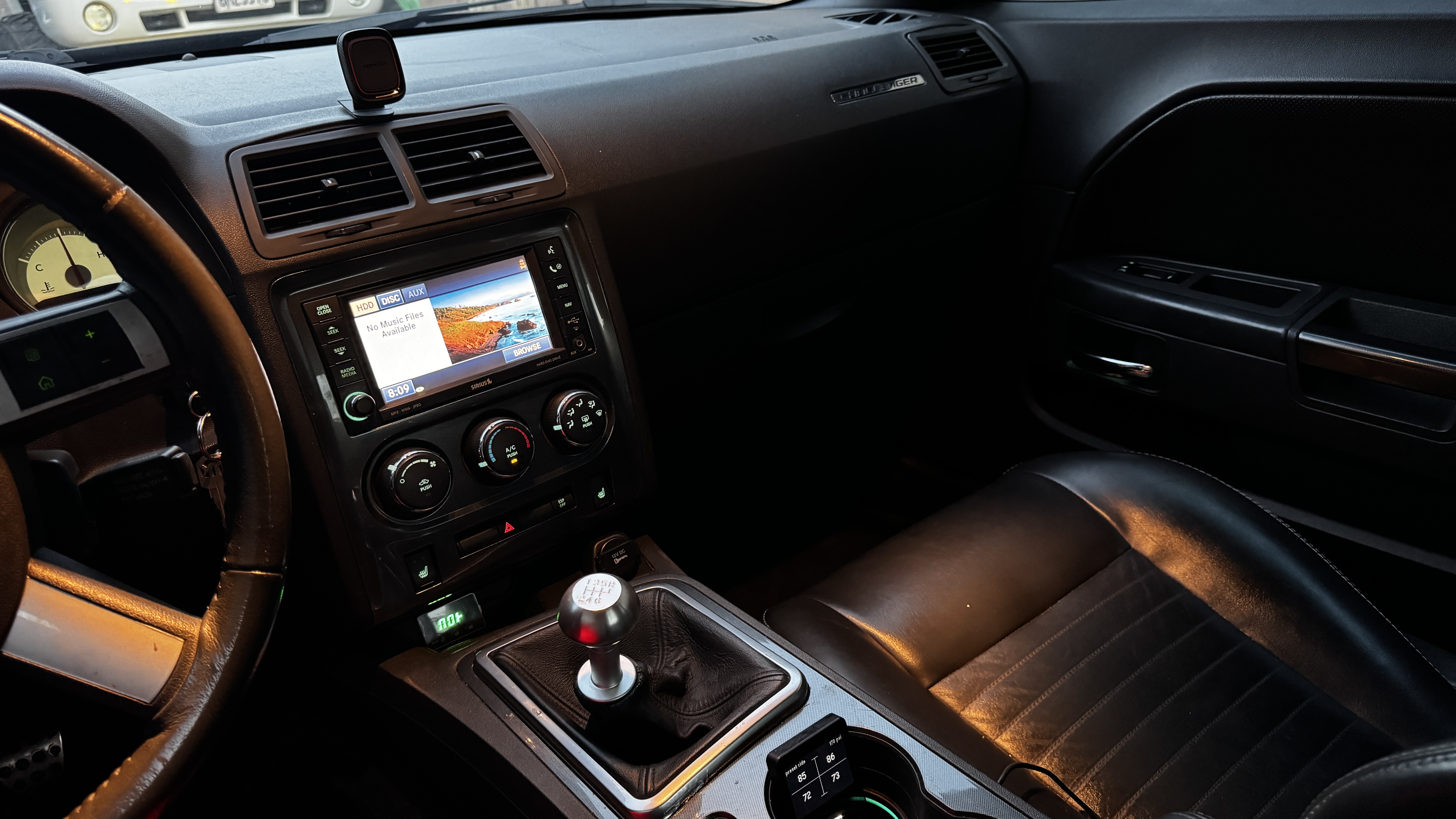 Used 2010 Dodge Challenger R/T RWD image 12