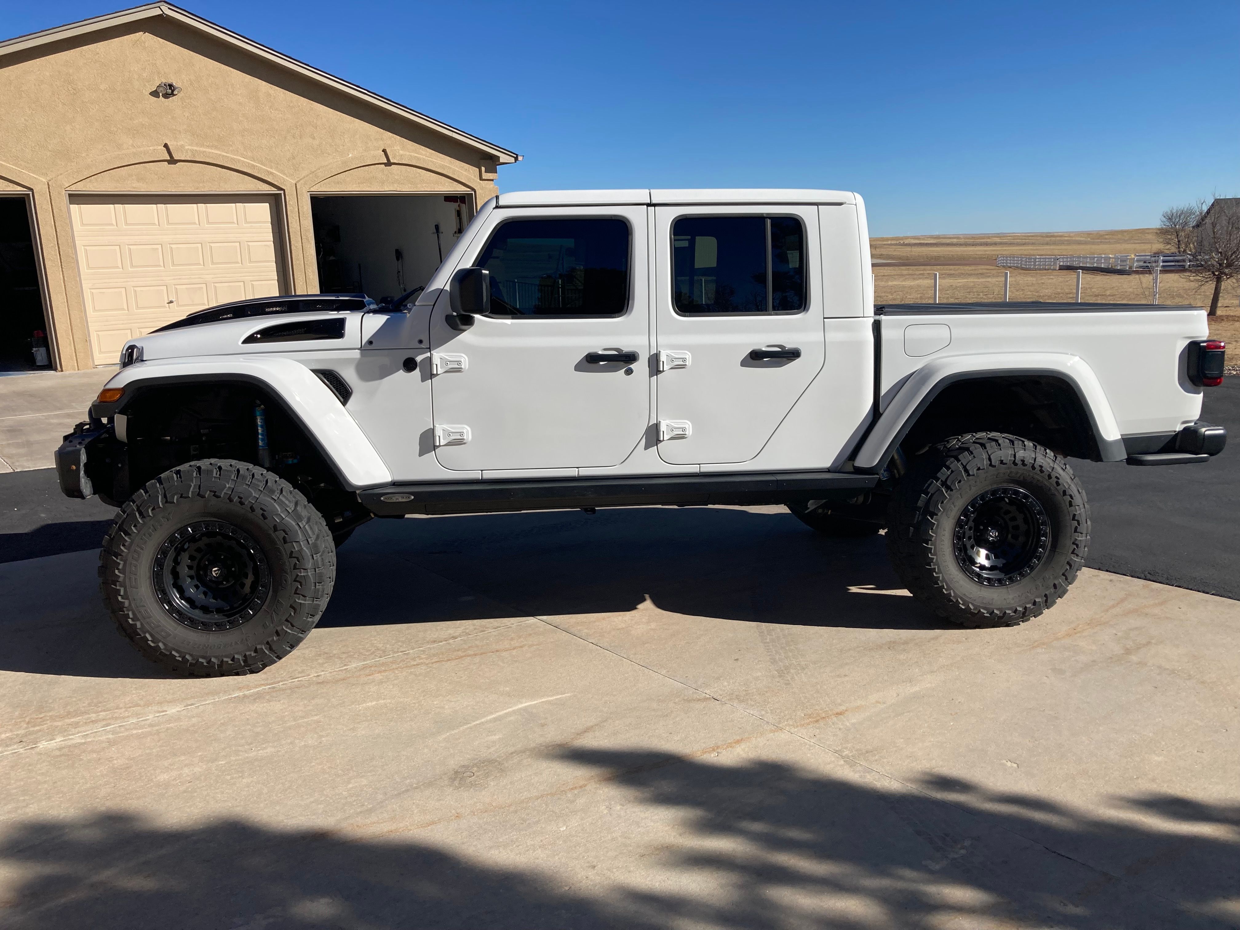 Used 2020 Jeep Gladiator Rubicon AWD/4WD image 1