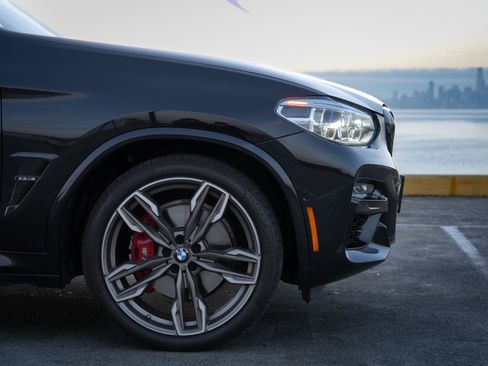 Used 2021 BMW X3 M40i w/ Executive Package image 2