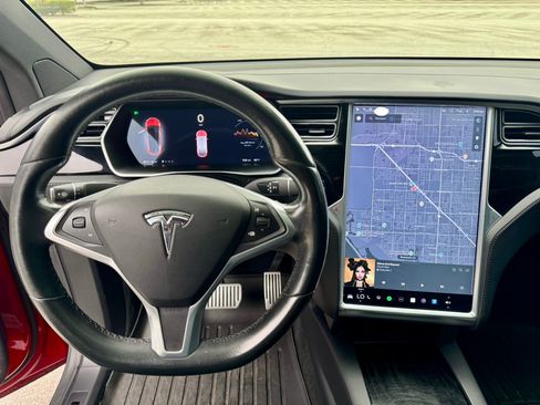 Used 2017 Tesla Model X 75D image 8