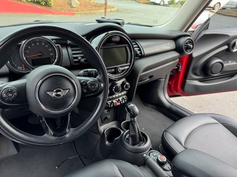 Used 2017 MINI Cooper 2-Door Hardtop image 12