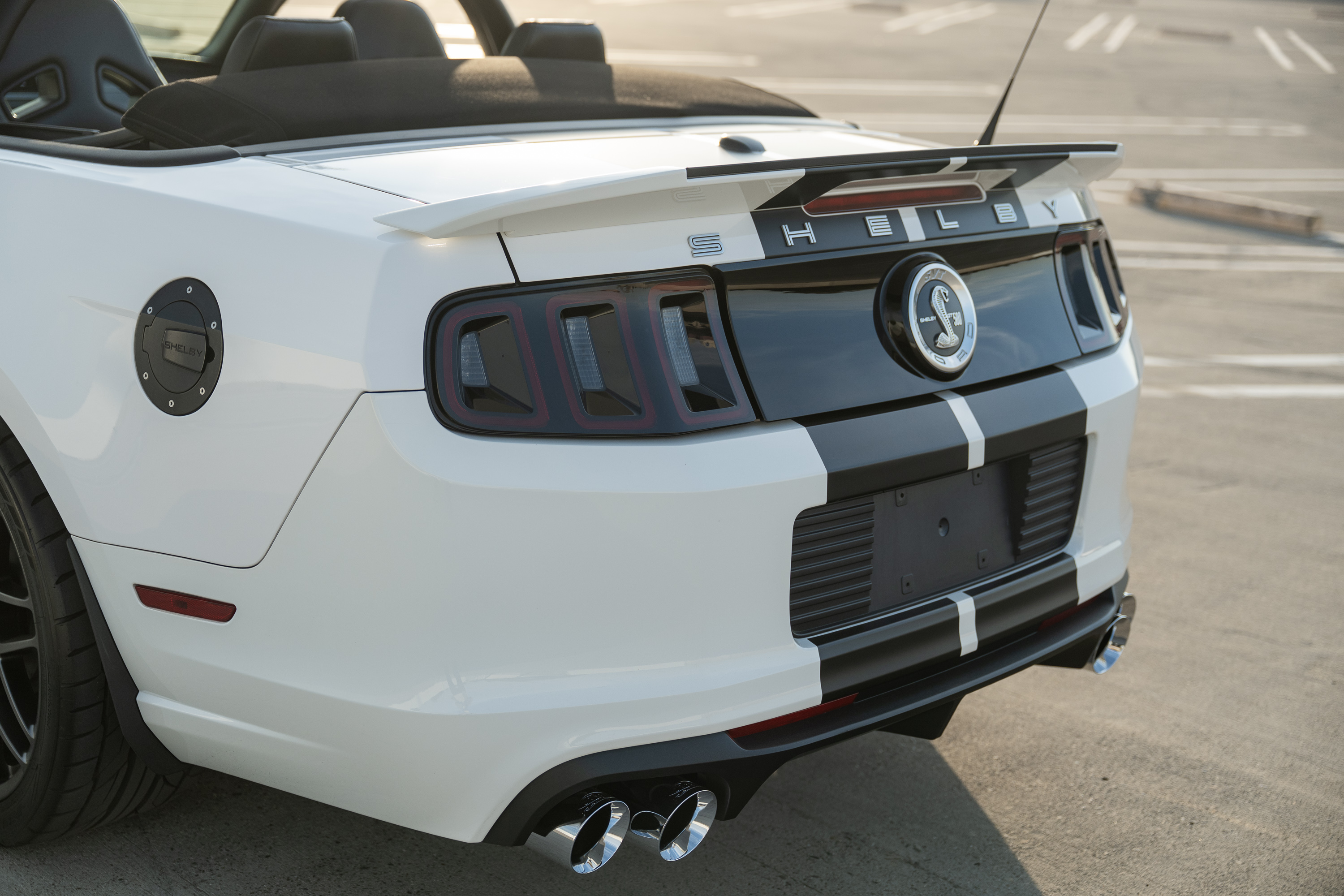 Used 2013 Ford Mustang Shelby GT500 RWD image 9