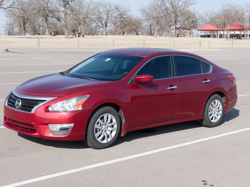 Used 2013 Nissan Altima 2.5 S image 1