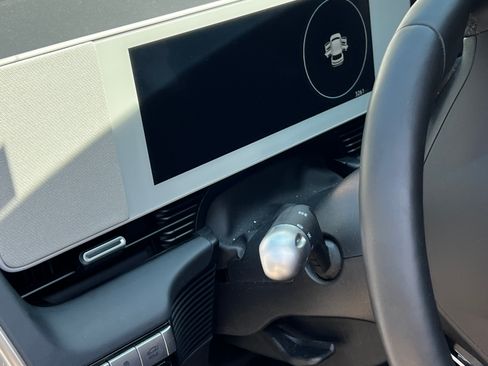 Used 2024 Hyundai Ioniq 5 SEL image 5