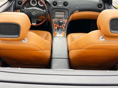 Used 2011 Mercedes-Benz SL 550 image 10