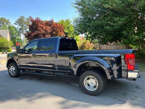 Used 2022 Ford F350 XLT AWD/4WD image 5