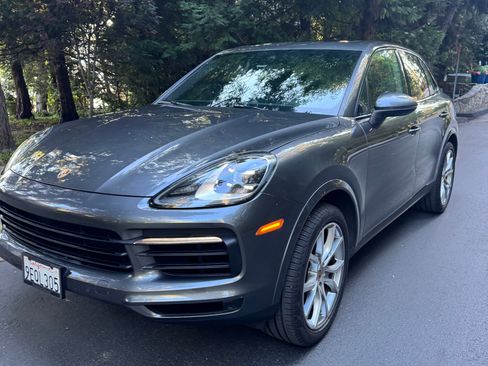 Used 2020 Porsche Cayenne AWD/4WD image 1