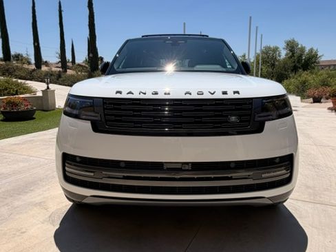 Used 2025 Land Rover Range Rover SE AWD/4WD image 6