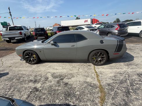 Used 2017 Dodge Challenger R/T Scat Pack RWD image 10