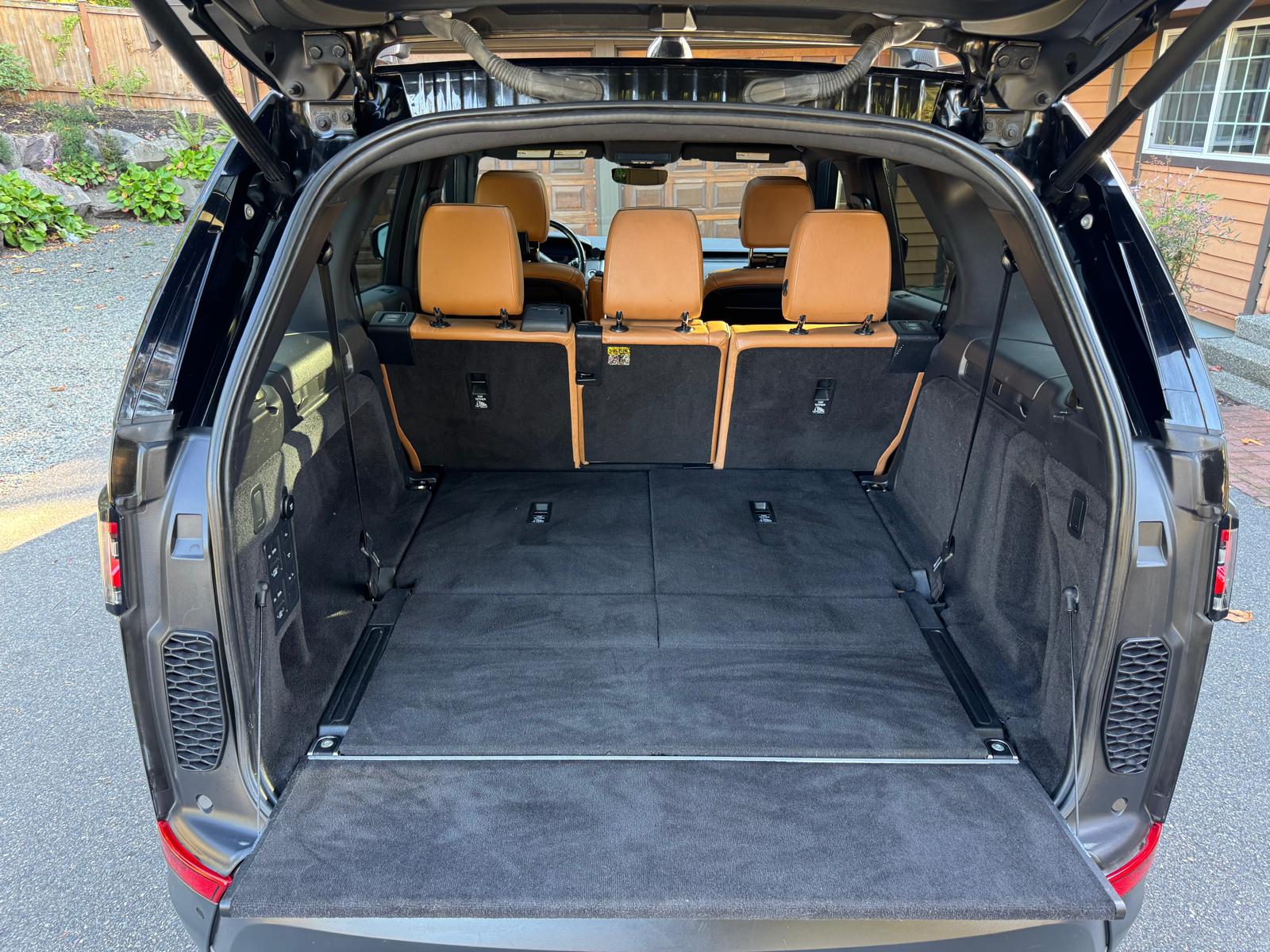 Used 2018 Land Rover Discovery HSE AWD/4WD image 20