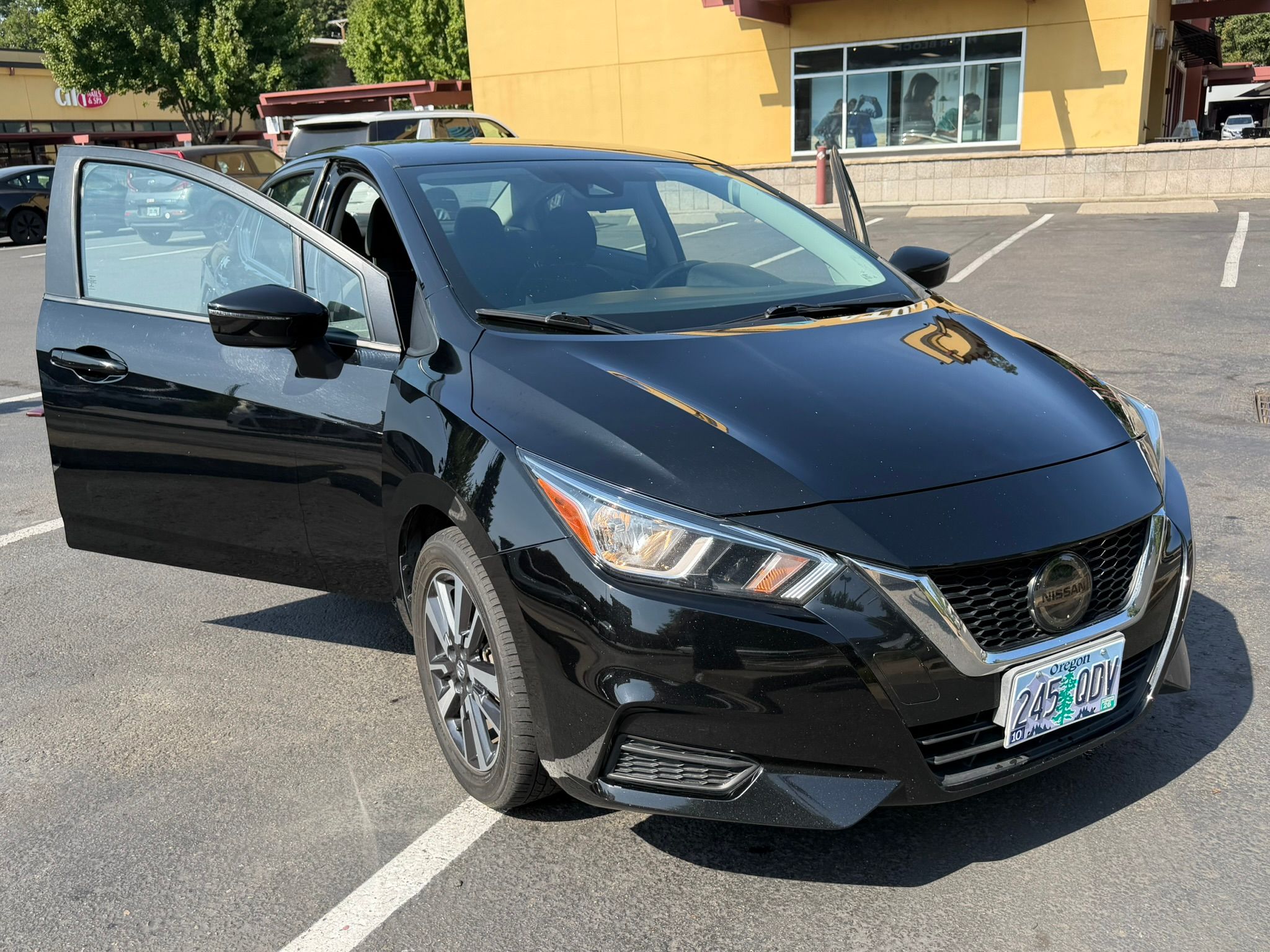 Used 2021 Nissan Versa SV FWD image 1