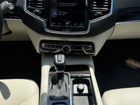 Used 2018 Volvo XC90 T6 Momentum w/ Convenience Package AWD/4WD image 14