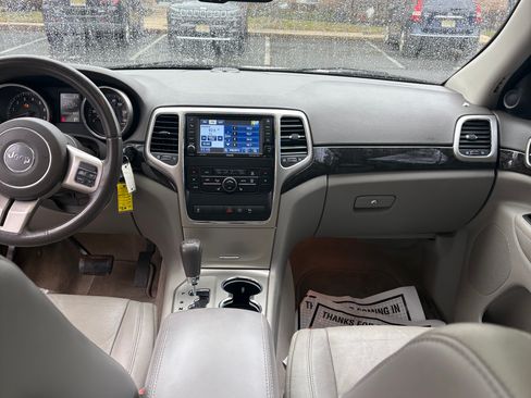 Used 2012 Jeep Grand Cherokee Laredo image 4