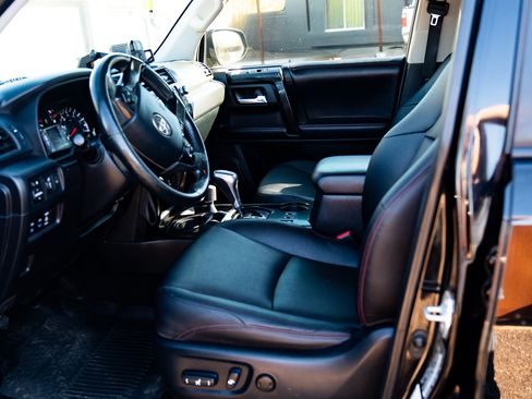 Used 2017 Toyota 4Runner TRD Pro image 4