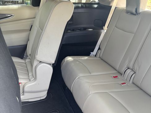 Used 2020 INFINITI QX60 Luxe w/ Essential Package FWD image 8