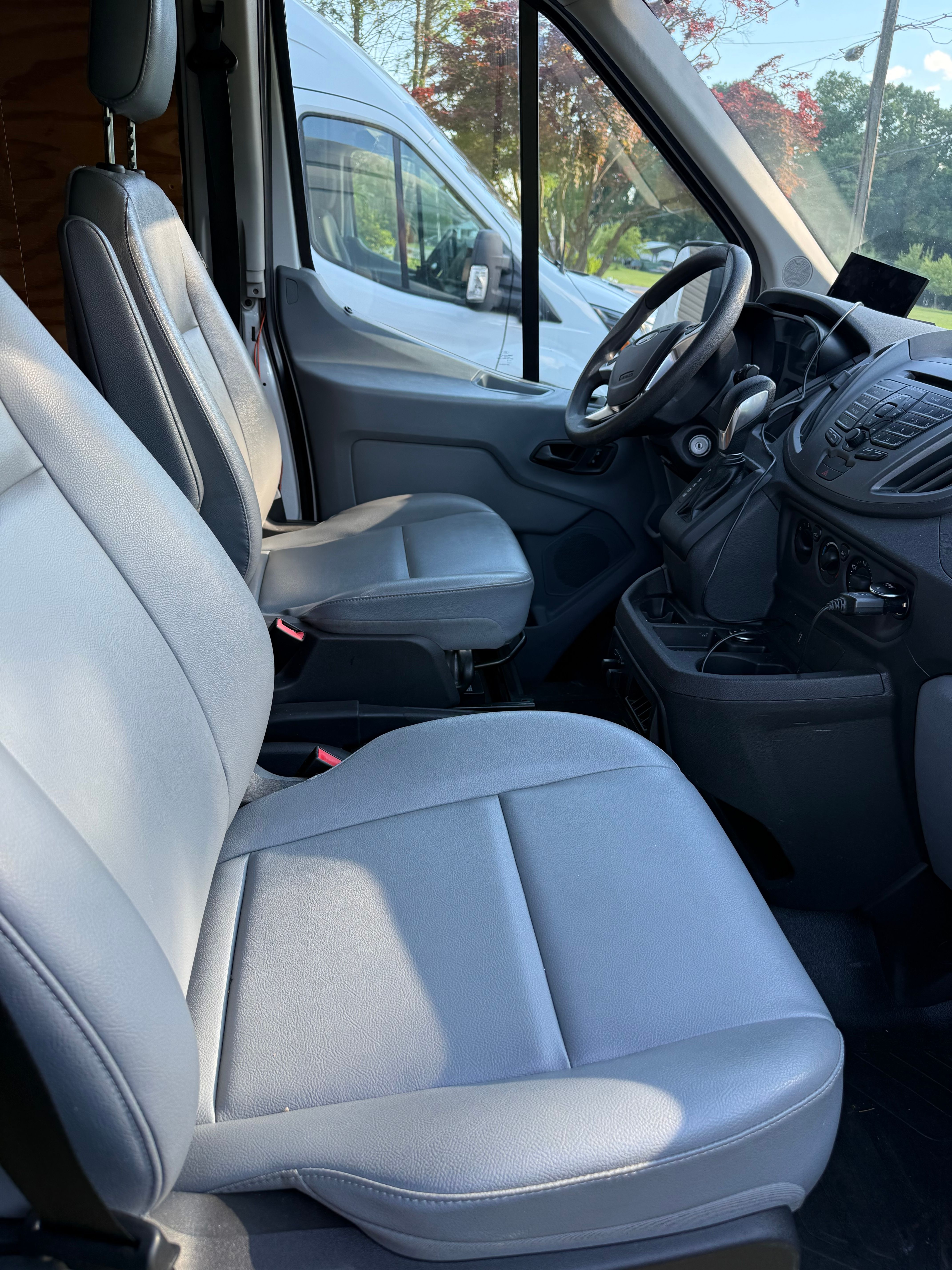 Used 2019 Ford Transit 350 148 High Roof Extended RWD image 5