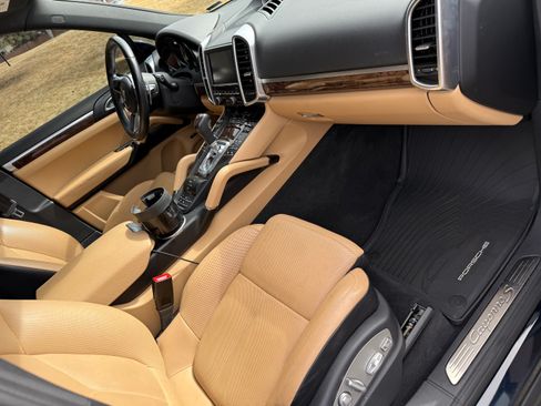 Used 2016 Porsche Cayenne S AWD/4WD image 14