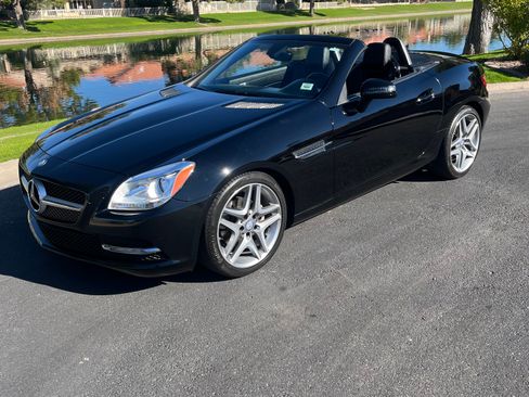 Used 2013 Mercedes-Benz SLK 250 image 12
