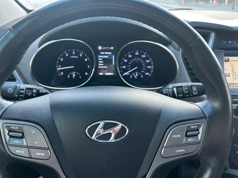 Used 2017 Hyundai Santa Fe SE Ultimate Sport Utility 4D image 6